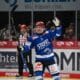 Teemu Pulkkinen tuuletteli alkukaudesta Schwenninger Wild Wingsissä, mutta pian tuli lähtöpassit.