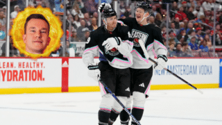 Brady Tkachuk ja Matthew Tkachuk tuulettivat maalia yhdessä tähdistöottelussa vuonna 2023.