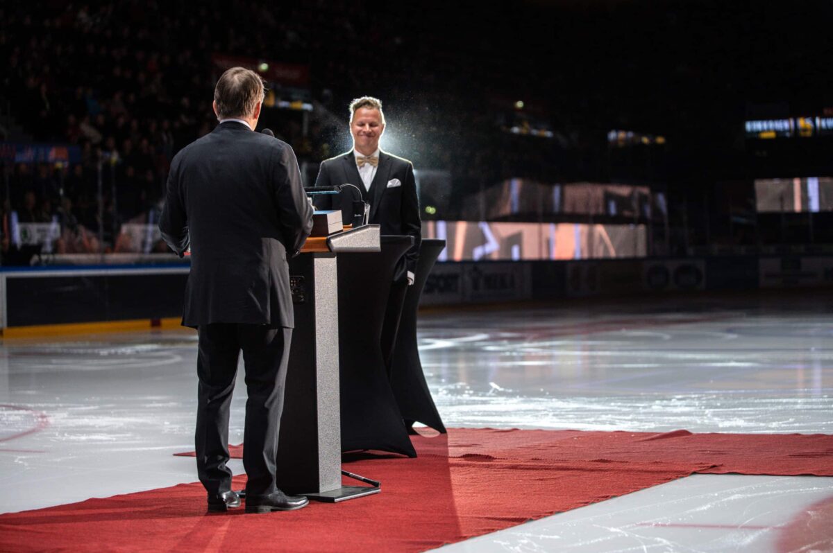 Lasse Kukkonen kuvattuna paidanjäädytysseremoniassa vuonna 2022.