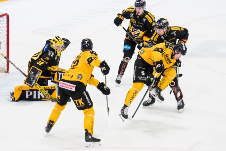 xxkeikkaxx

20250227, Lappeenranta

Liiga-ottelu SaiPa-KalPa

SaiPan maalipaikka

Mikko Lieri / All Over Press
