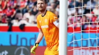 Lukas Hradecky torjuntatöissä Leverkusenin maalilla. Kuva otettu huhtikuussa 2025 Heidenheimissa.