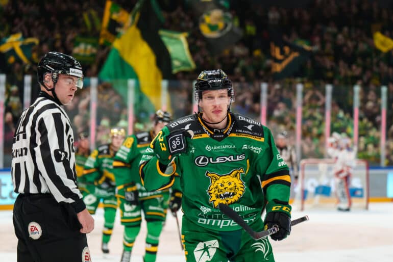 xxkeikkaxx
20250221 TAMPERE, NOKIA ARENA
Ilves-Tappara
Eemeli Suomi #10, Ilves
Suomi teki ottelun avausmaalin.


Photo: Mika Kylmäniemi / AOP