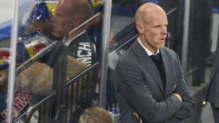 Toni Söderholm kuvattuna Red Bull Munchenin penkin takana syksyllä 2024.