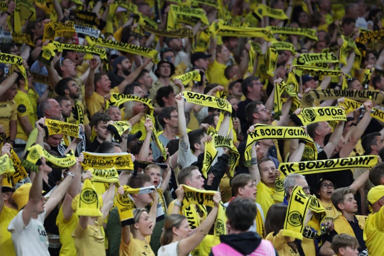 epa12068503 Supporters of Bodo/Glimt cheer prior the UEFA Europa League semi-finals 1st leg soccer match between Tottenham Hotspur and Bodo/Glimt, in London, Britain, 01 May 2025.  EPA-EFE/ANDY RAIN