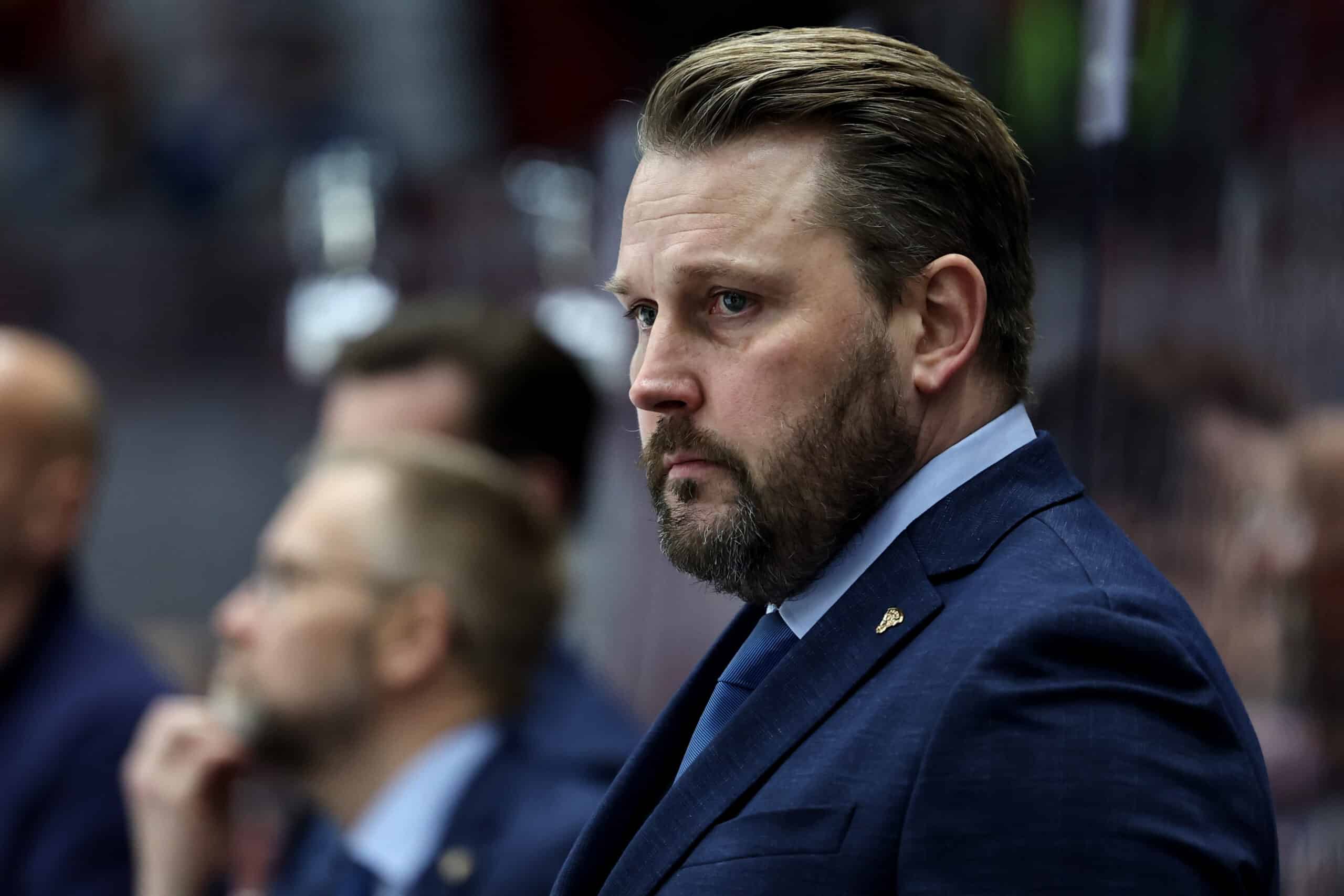 Artturi Lehkonen ja Urho Vaakanainen kuvattuna Leijonien harjoituksissa.