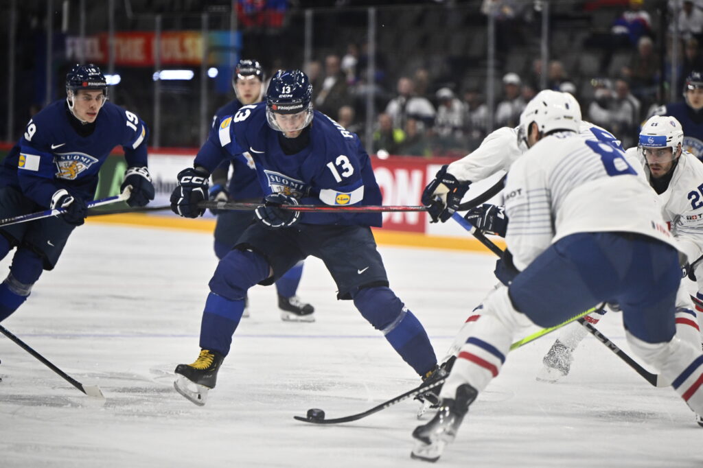 epa12092434 Finland's Mikael Ruohomaa during the IIHF Ice Hockey World Championship group A match between Finland and France at Avicii Arena in  Stockholm, Sweden, 11 May 2025.  EPA-EFE/CHRISTINE OLSSON SWEDEN OUT