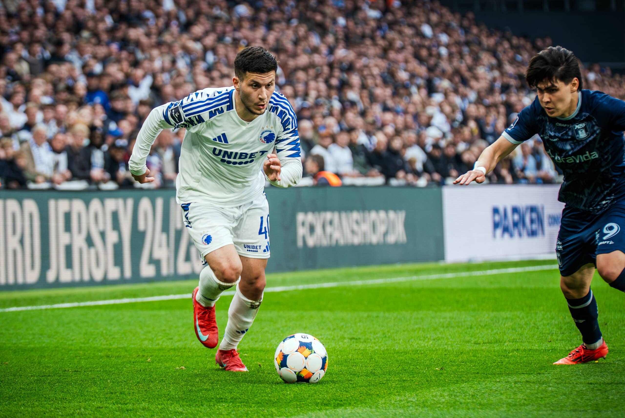 Jesse Puljujärvi pelaamassa 12. maaliskuuta Charlotte Checkersin paidassa.