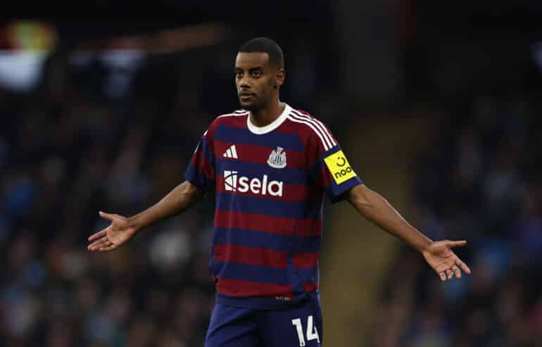 epa11898649 Alexander Isak of Newcastle United reacts during the English Premier League match between Manchester City and Newcastle United, in Manchester, Britain, 15 February 2025.  EPA-EFE/ADAM VAUGHAN EDITORIAL USE ONLY. No use with unauthorized audio, video, data, fixture lists, club/league logos, 'live' services or NFTs. Online in-match use limited to 120 images, no video emulation. No use in betting, games or single club/league/player publications.