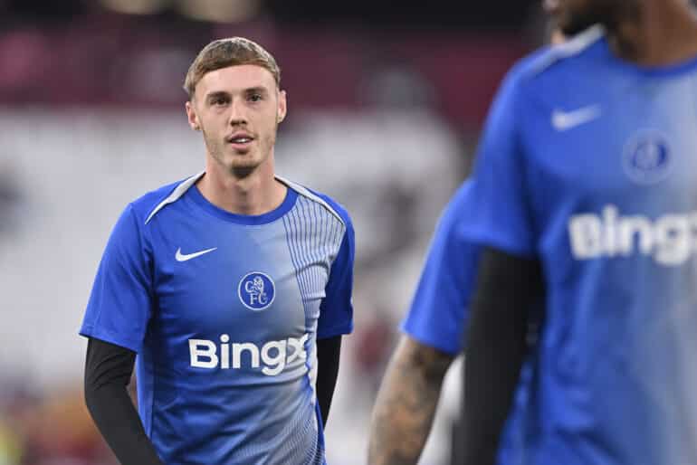 epa12317258 Cole Palmer of Chelsea warms up before the English Premier League soccer match between West Ham United vs Chelsea FC, in London, Britain, 22 August 2025.  EPA/VINCE MIGNOTT EDITORIAL USE ONLY. No use with unauthorized audio, video, data, fixture lists, club/league logos, 'live' services or NFTs. Online in-match use limited to 120 images, no video emulation. No use in betting, games or single club/league/player publications.