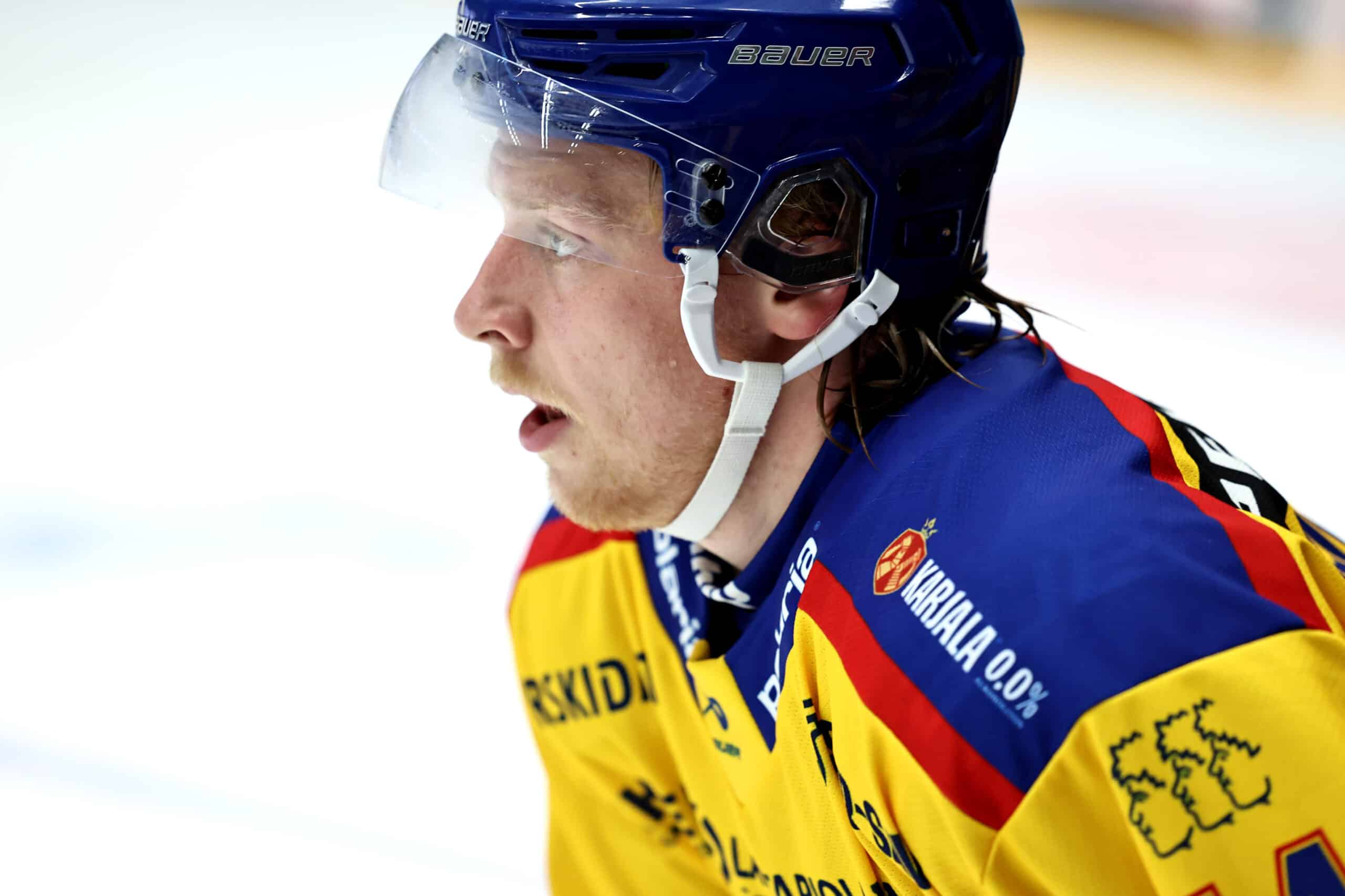Jani Hakanpää kuvattuna edellisessä NHL-ottelussaan marraskuussa.