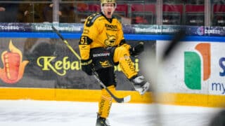 xxkeikkaxx - 20241022, Jyväskylä Liiga JYP vs SaiPa. SaiPa 2-1-maali. Kuvassa SaiPa Antti Kalapudas. Vesa Pöppönen / AOP