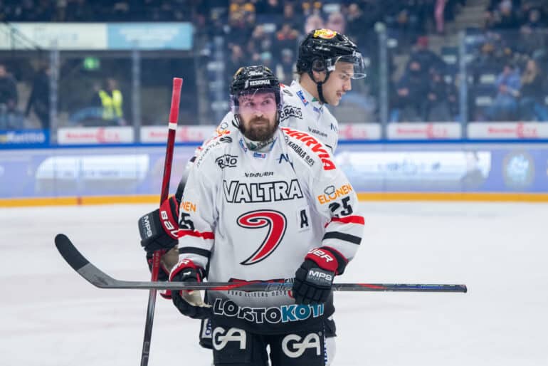 xxkeikkaxx 20250312 Lukko vs. JYP, Liiga runkosarja, Rauma. Kuvassa 25 Pekka Jormakka. Elmeri Elo / All Over Press