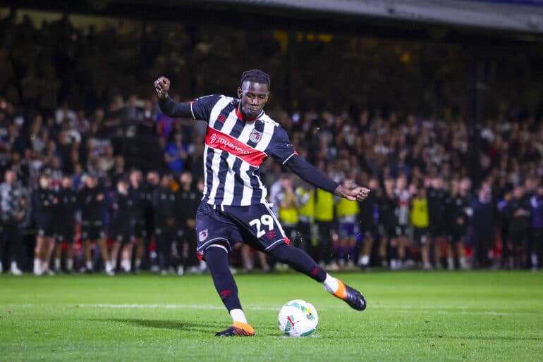 Grimsby Town FC v Manchester United, ManU FC, Carabao Cup 2nd Round Clarke Oduor penalty shootout kick during the Grimsby Town FC v Manchester United FC Carabao Cup 2nd Round match at Blundell Park, Cleethorpes, England, United Kingdom on 27 August 2025 Credit: Phil Duncan/Every Second Media Editorial use only. All images are copyright Every Second Media Limited. No images may be reproduced without prior permission. All rights reserved. Premier League and Football League images are subject to licensing agreements with Football DataCo Limited. see https://www.football-dataco.com Copyright: xIMAGO/EveryxSecondxMediax ESM-1566-0105 PhilxDuncanx/xEveryxSecondxMediax