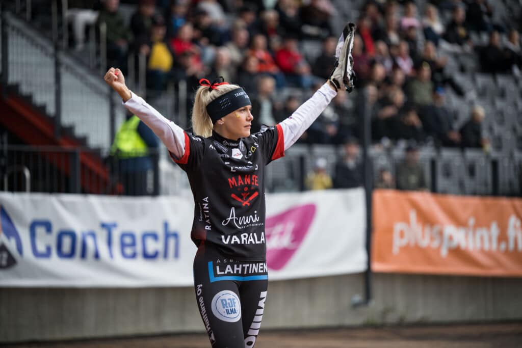 xxkeikkaxx 20250913, Tampere Naisten Pesäpallo. Tampereen Manse vs Porin Pesäkarhut. Kuvassa Manse Venla Tanhua. Vesa Pöppönen / AOP