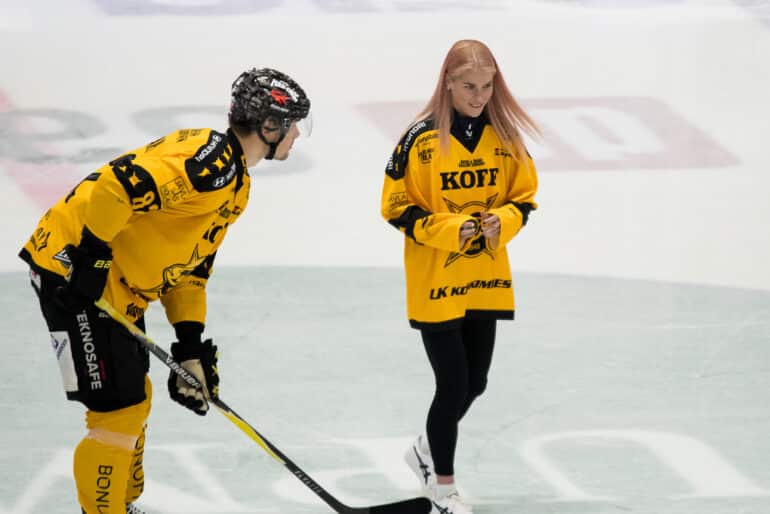 20250926, Lappeenranta

Liiga-ottelu SaiPa-Jukurit

Alisa Vainio pudotti avauskiekon

Mikko Lieri / All Over Press