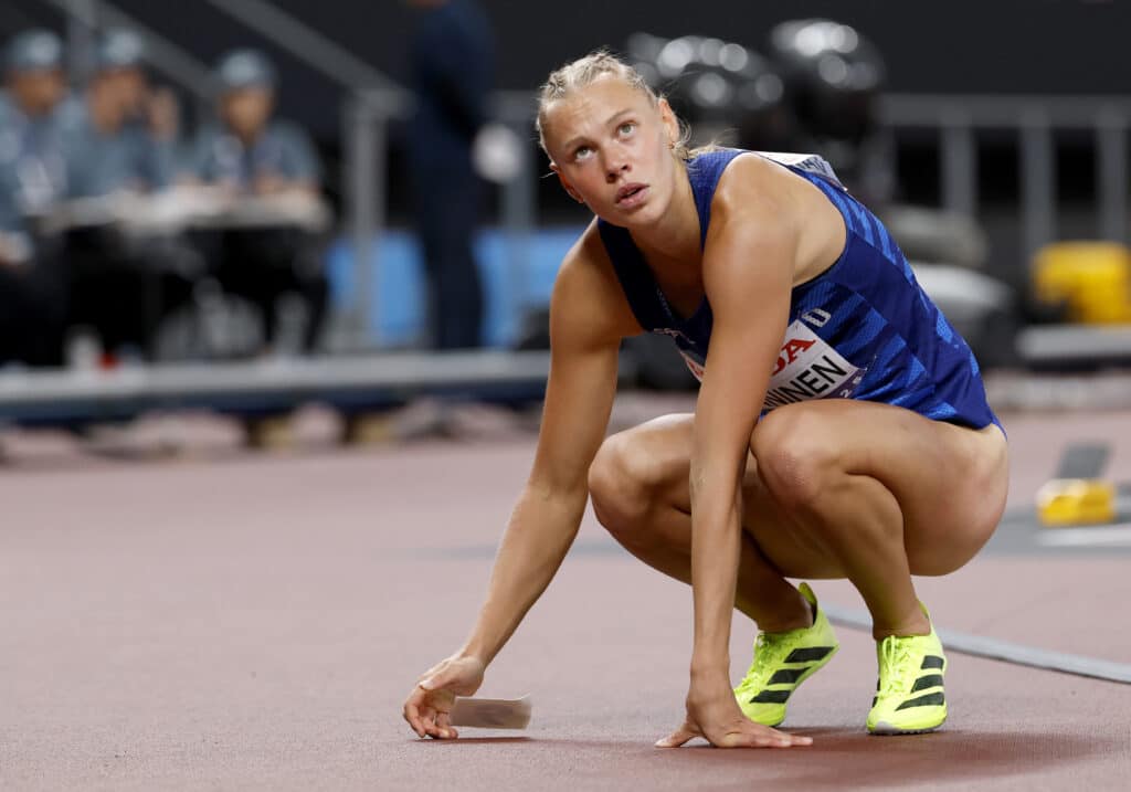 epa12390304 Saga Vanninen of Finland looks on after her race in the 200m of the Heptathlon at the World Athletics Championships 2025 in Tokyo, Japan, 19 September 2025.  EPA/FRANCK ROBICHON