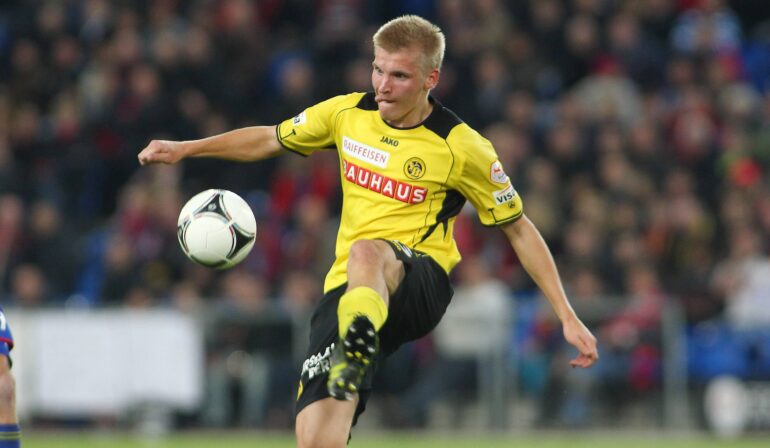 Bildnummer: 11821887 Datum: 03.11.2012 Copyright: imago/Geisser 03.11. 2012 St Jakob Park Basel , SCHWEIZ , Herren Fussball Super League Saison 2012/2013 FC Basel - BSC Young Boys Bern Juhani Ojala (Young Boys) ; Fussball SUI 2013 x0x xkg 2012 quer FUSSBALL Image number 11821887 date 03 11 2012 Copyright imago Geisser 03 11 2012 St Jakob Park Basel Switzerland men Football Super League Season 2012 2013 FC Basel BSC Young Boys Berne Juhani Ojala Young Boys Football SUI 2013 x0x xkg 2012 horizontal Football