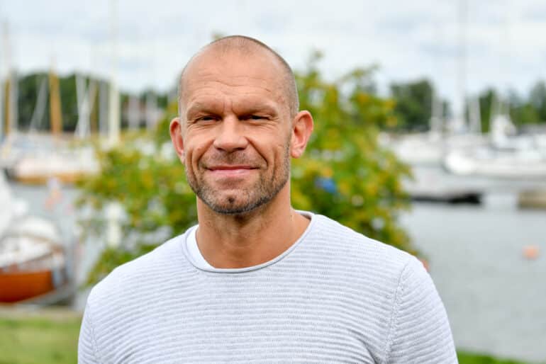 20170823, Helsinki. WSOY:n ja Johnny Knigan syyspressi Liuskesaaressa Helsingissä. Kuvassa Jere Karalahti. Timo Korhonen / All Over Press