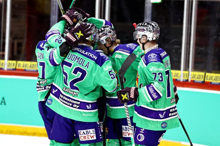 xxkeikkaxx
20250925 Helsinki
Mestis Jokerit - KeuPa. Kuvassa Jokerit juhlii maalia 
Tomi Natri/All Over Press