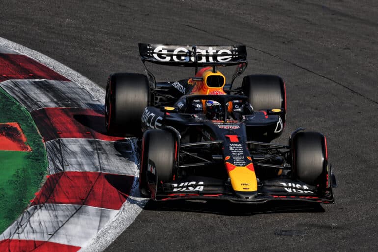 Max Verstappen (NLD) Red Bull Racing RB21.
25.10.2025. Formula 1 World Championship, Rd 20, Mexican Grand Prix, Mexico City, Mexico, Qualifying Day.
- www.xpbimages.com, EMail: requests@xpbimages.com © Copyright: Moy / XPB Images