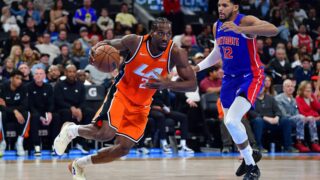 Detroit Pistonsin Tobias Harris puolustaa Los Angeles Clippersin Kawhi Leonardia