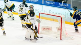 Oulun Kärpät, kiekko maalissa ottelussa Lukkoa vastaan tammikuussa 2026