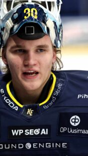 epa09715943 View of the Olympic rings next to the mogul course during the preparations of the Beijing 2022 Winter Olympics, in Zhangjakou, China, 29 January, 2022. EPA-EFE/Guillaume Horcajuelo