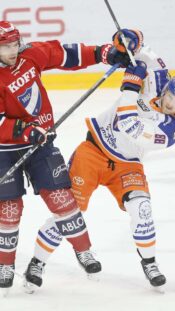 Olli Jokinen Torinon olympiafinaalissa Ruotsia vastaan 2006