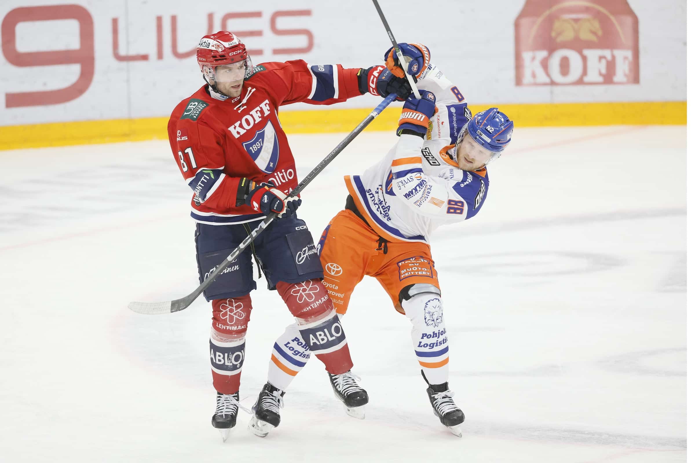 HIFK:n Iiro Pakarinen ottelussa Tapparaa vastaan tammikuussa 2026