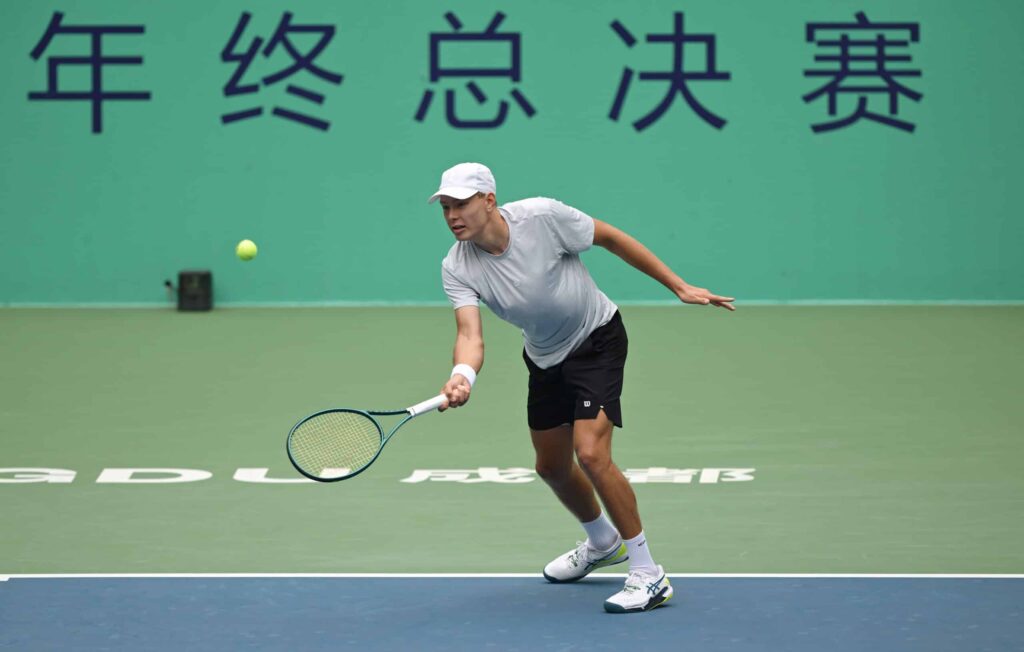 Suomen tennislupaus Oskari Paldanius