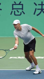 Suomen tennislupaus Oskari Paldanius
