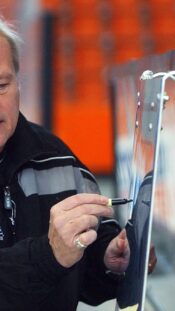 XXIIHFXX  ZUG, SWITZERLAND - JANUARY 14: Finland's head coach Mira Kuisma talks to her team in the first period against Canada during Bronze Medal Game action at the 2024 IIHF Ice Hockey U18 Women’s World Championship at Arena Zug on January 14, 2024 in Zug, Switzerland. (Photo by Andrea Cardin/IIHF) 
All Over Press