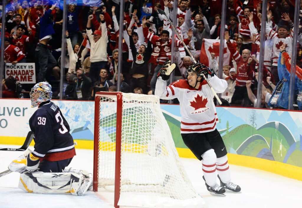 Sidney Crosby Ryan Miller Vancouver 2010