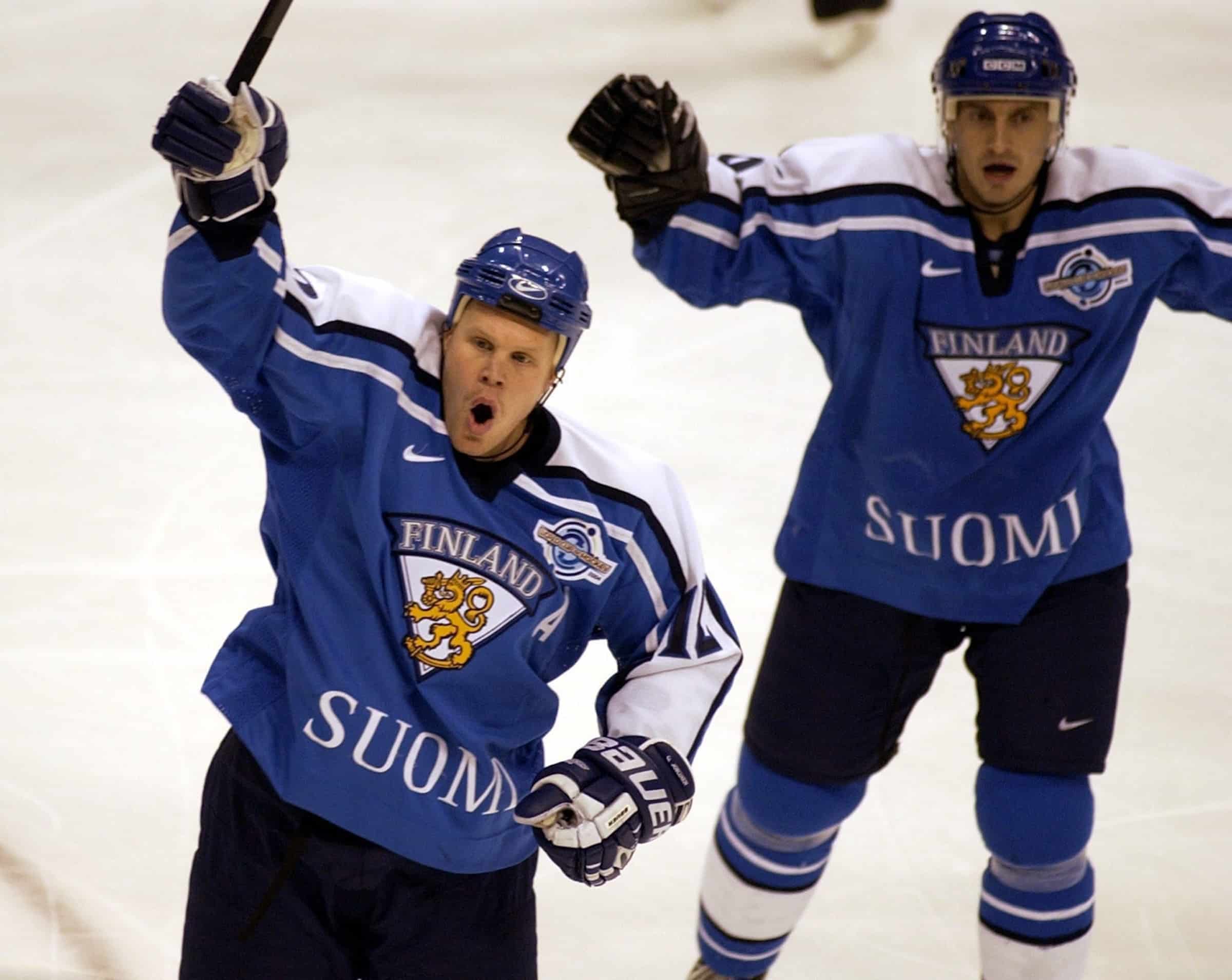 Olli Jokinen ja Ville Peltonen World Cupissa 2004