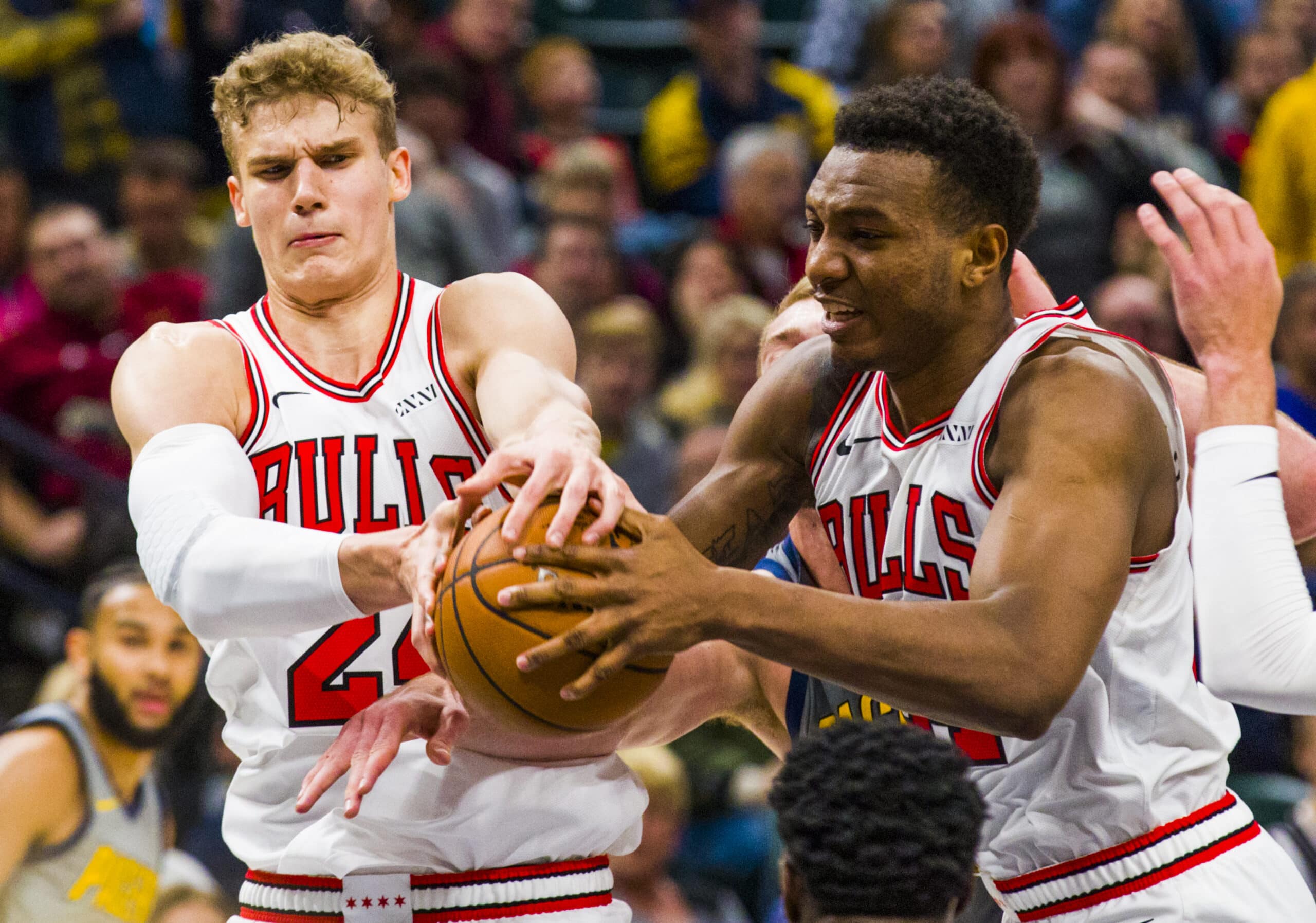 Lauri Markkanen ja Wendell Carter Jr