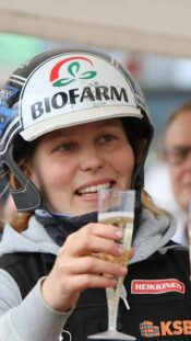 xxkeikkaxx - 20251220, Jyväskylä Liiga JYP vs SaiPa. SaiPa 1-0-maali. Kuvassa SaiPa Patrik Siikanen. Vesa Pöppönen / AOP