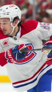 xxkeikkaxx - 20251220, Jyväskylä Liiga JYP vs SaiPa. SaiPa 1-0-maali. Kuvassa SaiPa Patrik Siikanen. Vesa Pöppönen / AOP