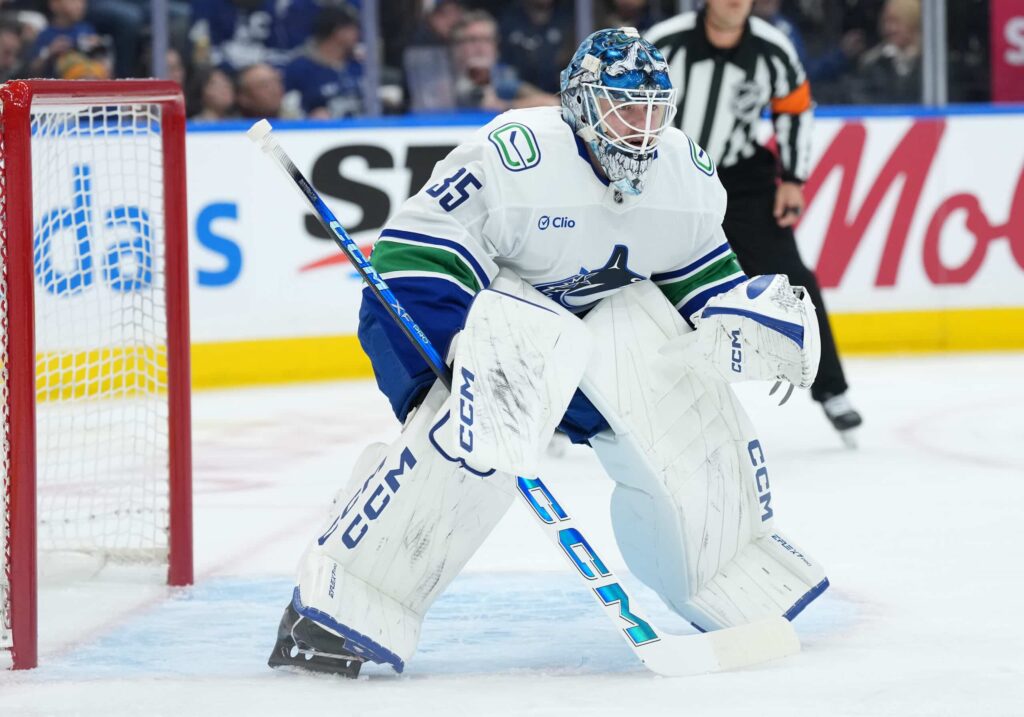 Vancouver Canucksin maalivahti Thatcher Demko loukkaantui