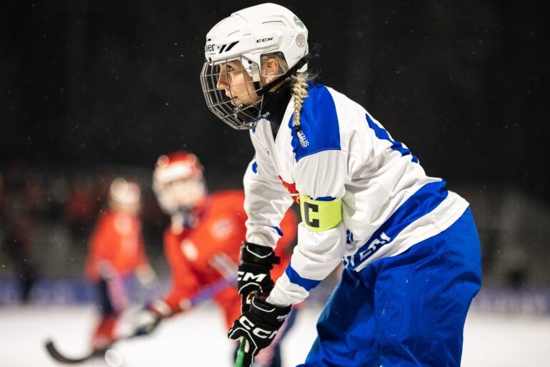 Emma Janhunen Suomen jääpallomaajoukkueen kapteeni