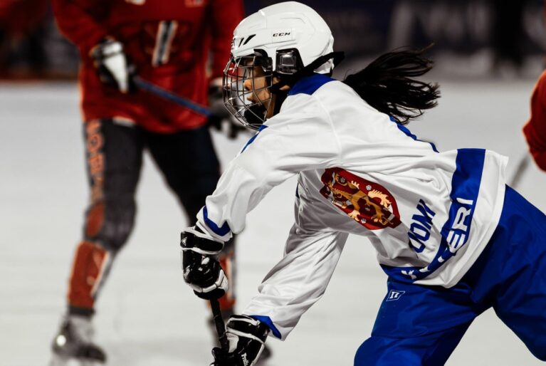 Fei Ikonen Suomen jääpallomaajoukkue