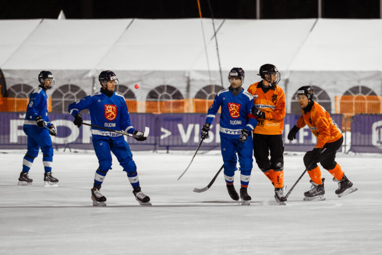 Jääpallon MM-kisat Suomi-Hollanti 16-0