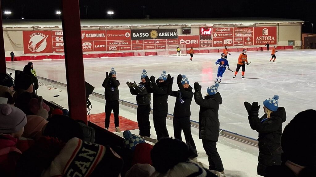 Jääpallon MM-kisat cheerleaderit