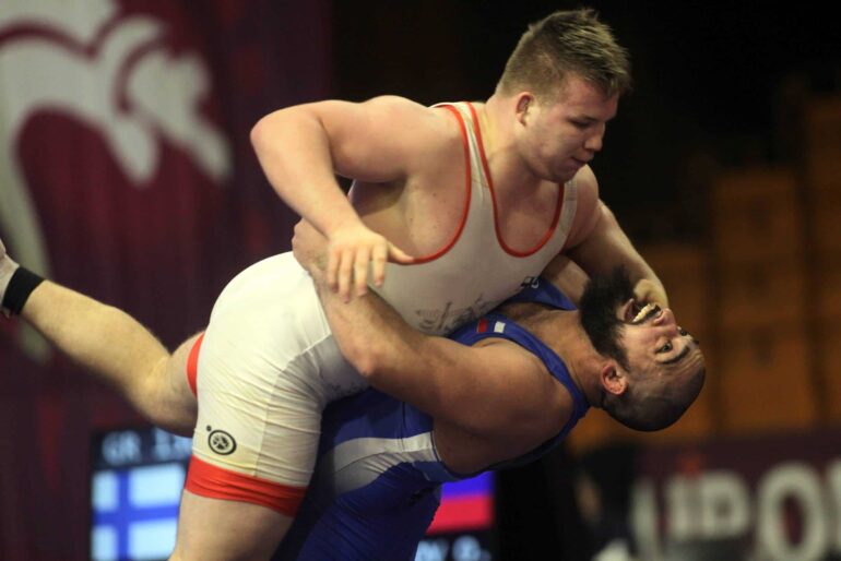 Konsta Mäenpää paini