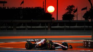 Lewis Hamilton Ferrarin kanssa radalla Qatarissa vuonna 2025