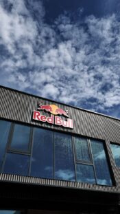 xxkeikkaxx - 20251220, Jyväskylä Liiga JYP vs SaiPa. SaiPa 1-0-maali. Kuvassa SaiPa Patrik Siikanen. Vesa Pöppönen / AOP