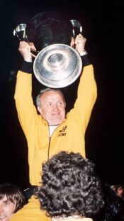 xxkeikkaxx 190216 Happee-Classic. Salibandyn miesten Suomen Cupin finaali Tampereella 16.2.2019. Happeen puolustuslinja. AOP / Miikka Jääskeläinen.