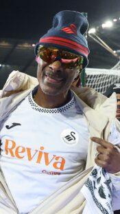 epa09715943 View of the Olympic rings next to the mogul course during the preparations of the Beijing 2022 Winter Olympics, in Zhangjakou, China, 29 January, 2022.  EPA-EFE/Guillaume Horcajuelo