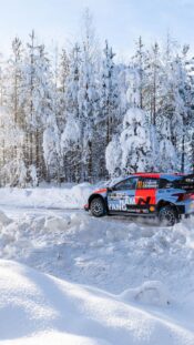 Teemu Suninen ja Janni Hussi Ruotsin MM-rallissa talvella 2026