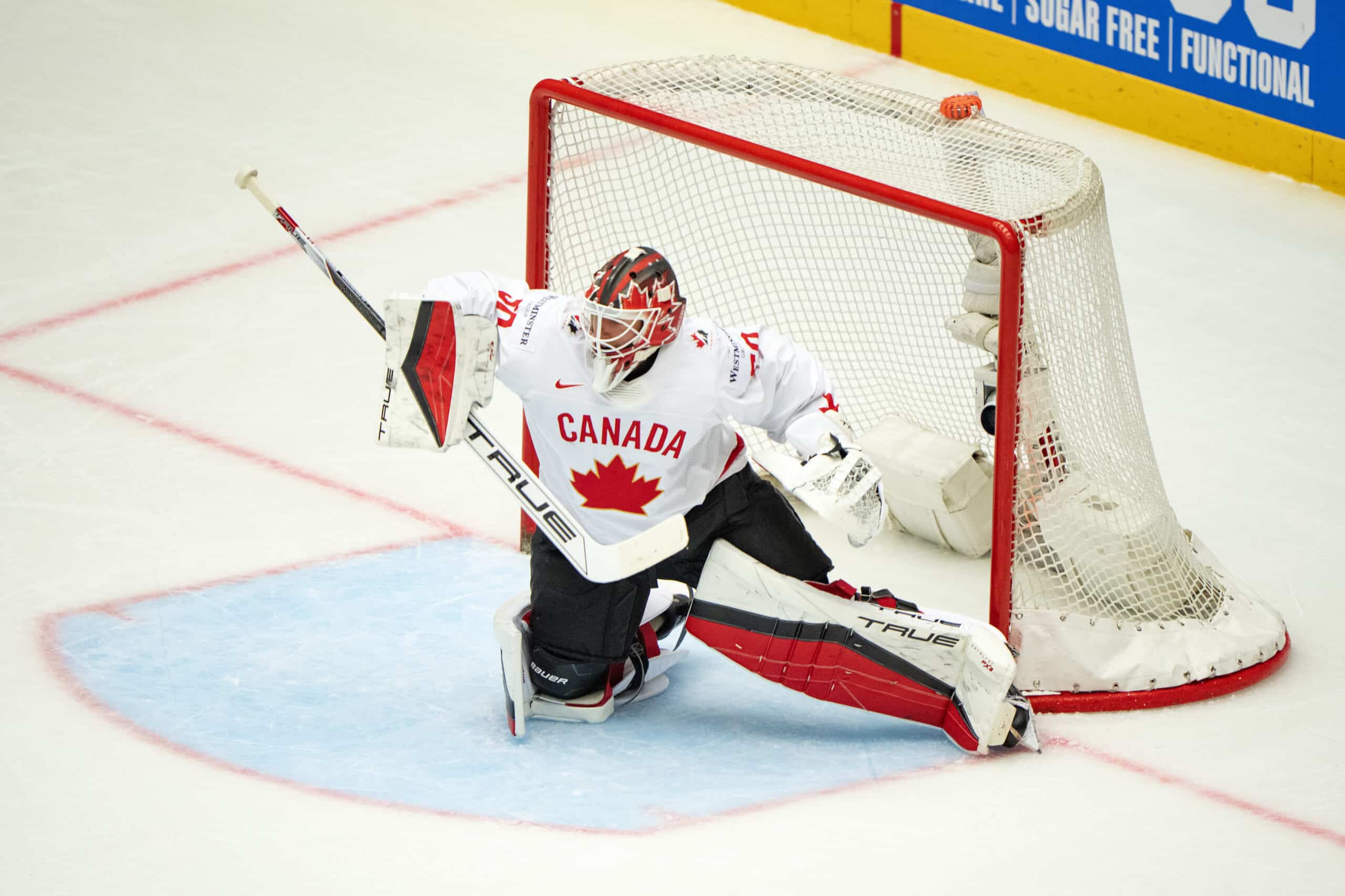 St. Louis Bluesin ykkösmaalivahti Jordan Binnington Kanadan maalilla