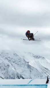 Mar 6, 2025; Tampa, Florida, USA;Buffalo Sabres goaltender Ukko-Pekka Luukkonen (1) against the Tampa Bay Lightning during the first period at Amalie Arena. Mandatory Credit: Kim Klement Neitzel-Imagn Images